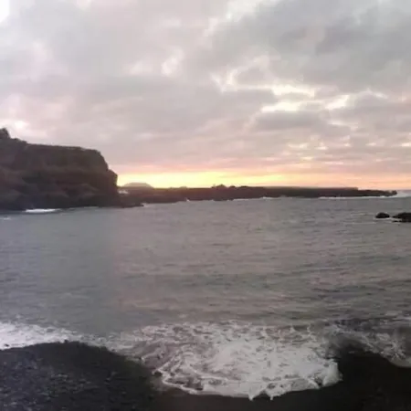 Cozy With Ocean Stunning Views