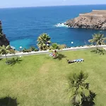 Cozy With Ocean Stunning Views شقة